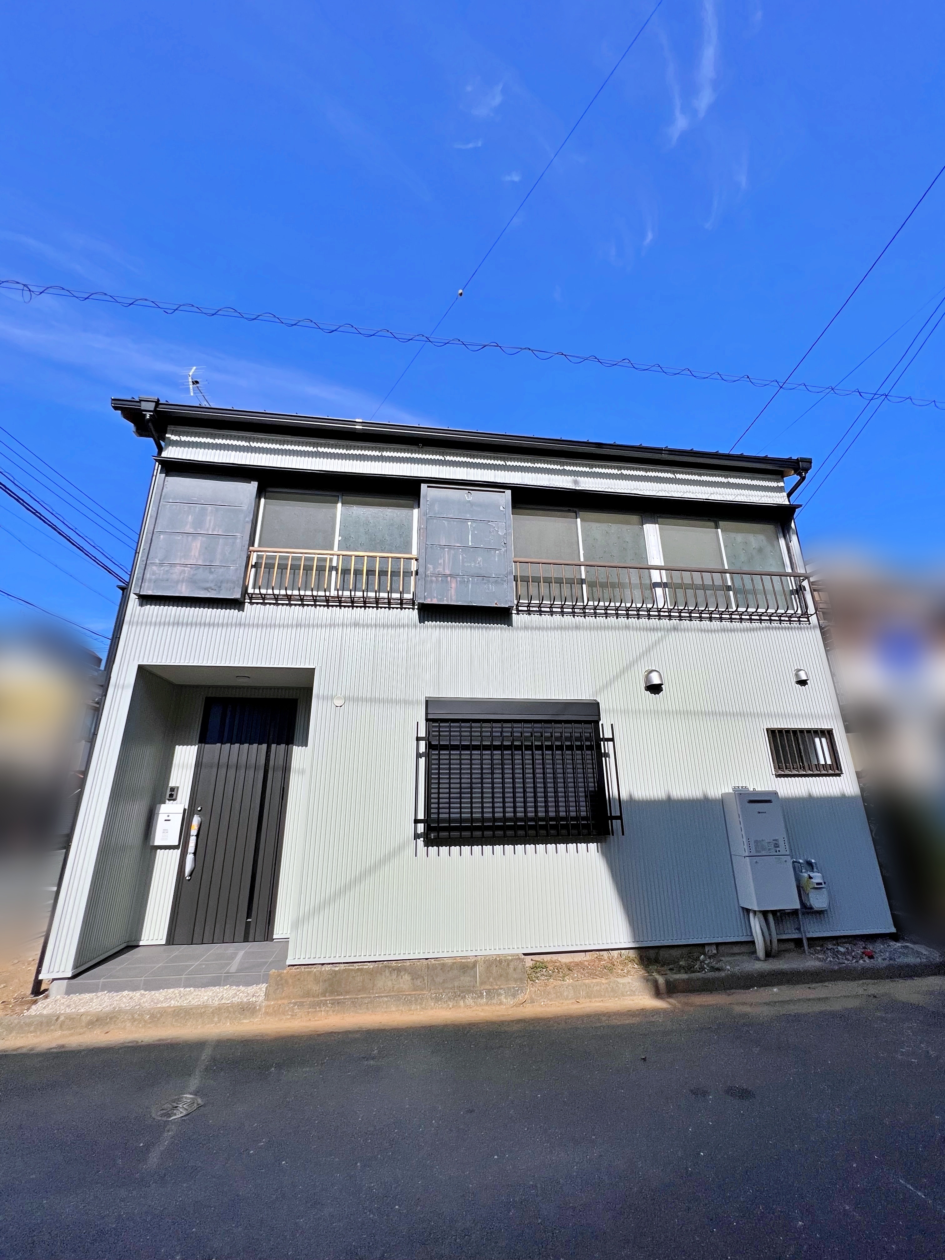 フルリノベーション物件　屋根、外壁張替え、バルコニー新設